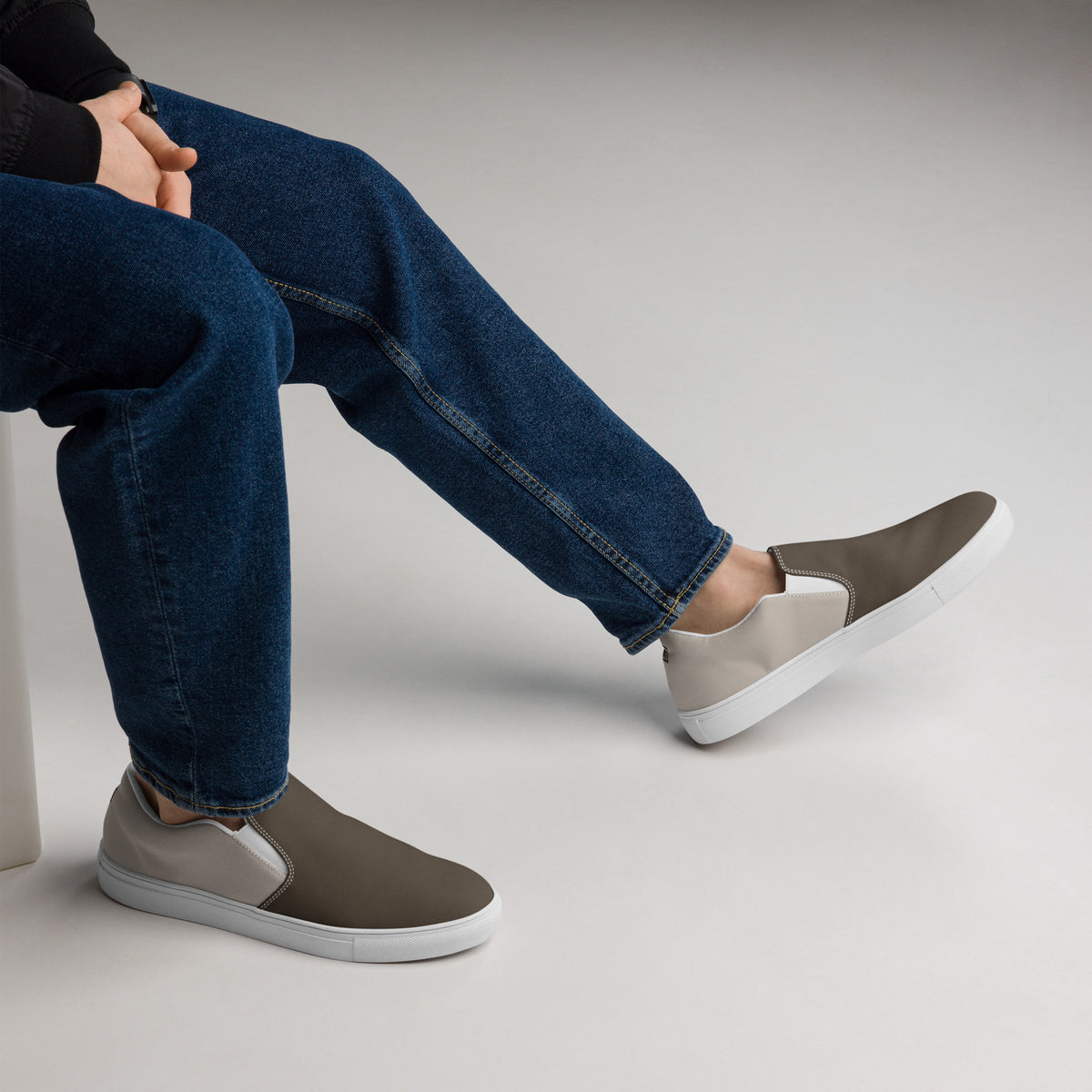 Men’s slip-on canvas shoes