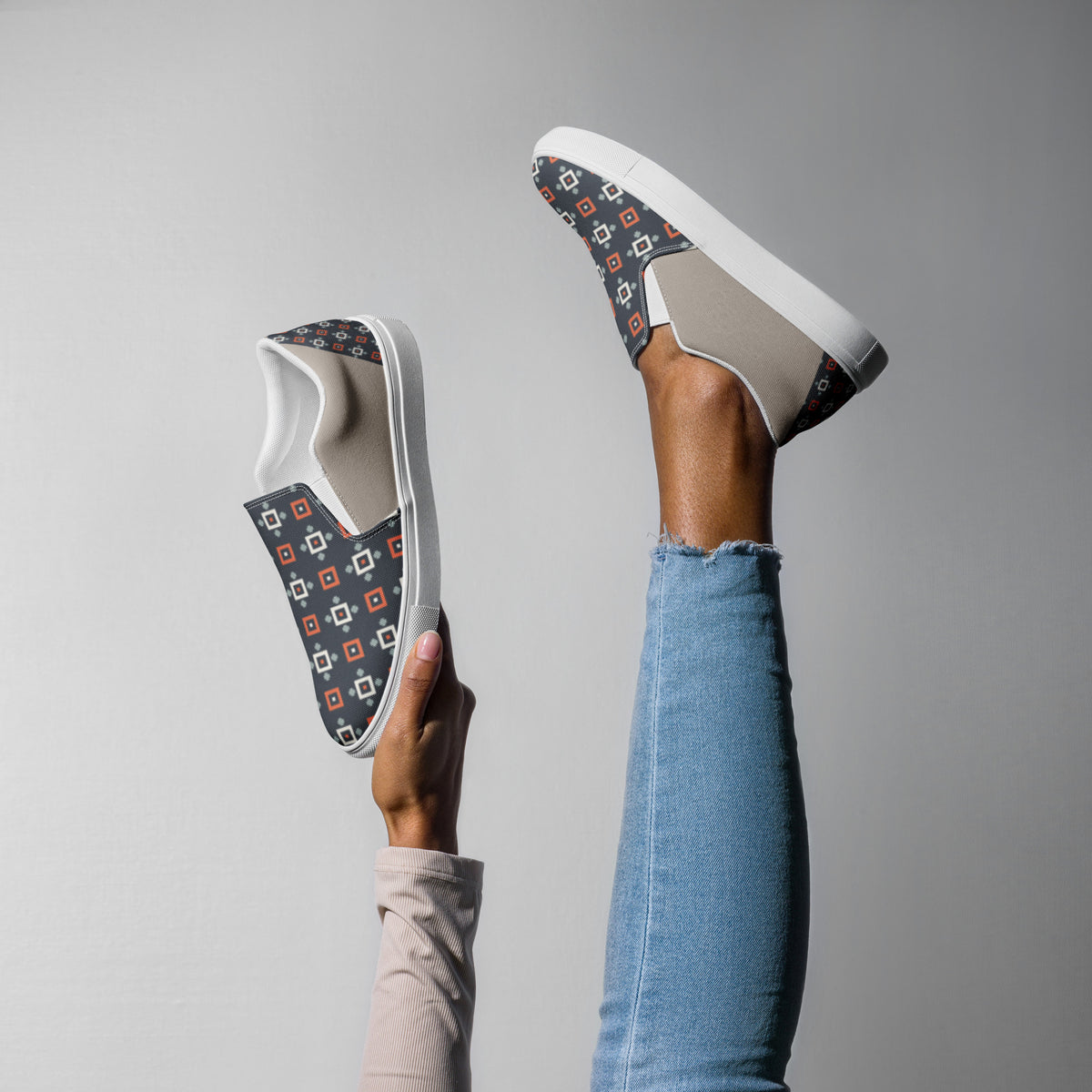 Women’s slip-on canvas shoes